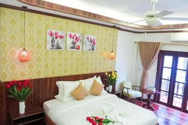 בית מלון כפרי Luang Prabang Mekong Charm River View
