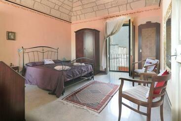 Жильё для туристов Casa Vacanza Soletina A Soleto Cuore Del Salento