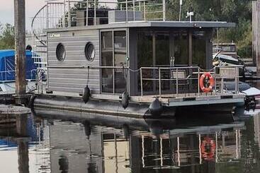דירות לתיירים Hausboot Lucky
