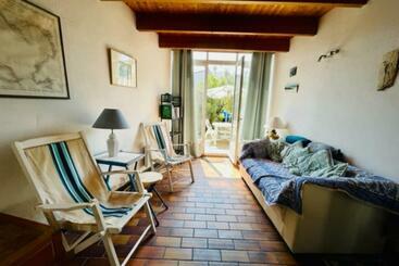 ツーリストアパートメント House Rétaise With Garden Close To The Sea