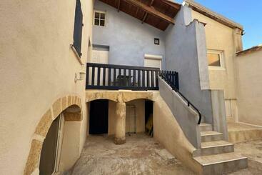 游客公寓 La Maison Bleue  Sejour Familial Et Pro  Grande Capacite   Wifi   Parking Proche Gratuit