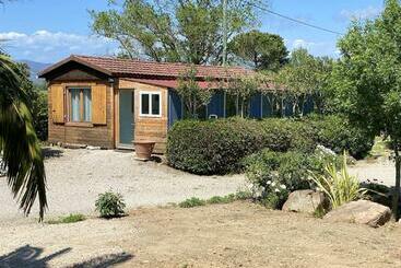דירות לתיירים Bungalow De 2 Chambres Avec Jardin Clos Et Wifi A Roquebrune Sur Argens