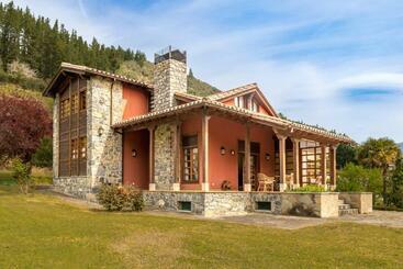 Жильё для туристов Exclusivo Chalet En Potes