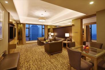 هتل Sovereign  Zhanjiang