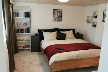 דירות לתיירים Schönes Kleines Studio Mit Sitzplatz, Mitten Im Prättigau
