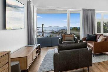 דירות לתיירים Bluehaven Woolgoolga   Brand New, Ocean Views, 200m Stroll To Beach And Restaurants!