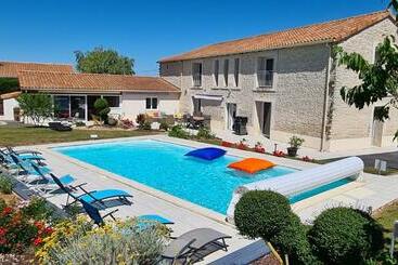 游客公寓 Gîte La Gloriette 4 à 6 Personnes Proche Futuroscope