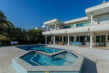 דירות לתיירים Casa Alto Padrão Com Piscina Em Caraguatatuba