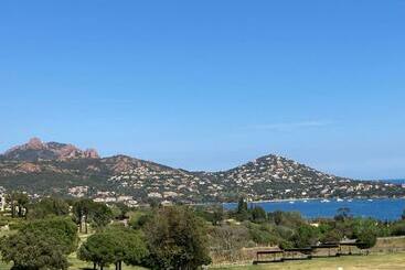 דירות לתיירים T2 Le Hameau Cap Esterel