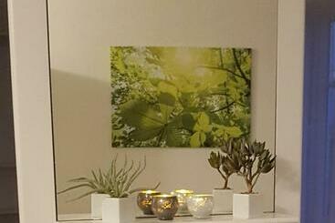 ツーリストアパートメント Ferienwohnung Neuenstein
