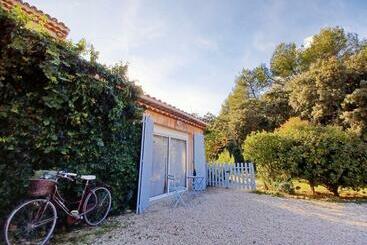 Жильё для туристов Studio Avec Jardin Entre Aix En Provence, Luberon Et Verdon