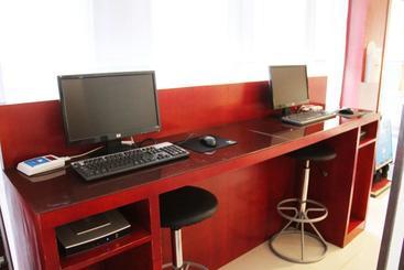 هتل Hanting Express Zunyi Zhonghua Road Branch