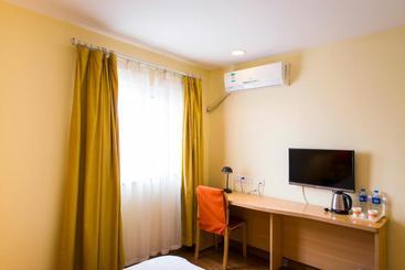 هتل Home Inn Kunming Chuncheng Road
