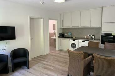 관광객 아파트 Apartment Iii   Garten, Küche, Gym