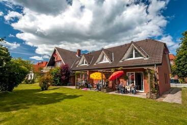 شقق خاصة سياحية To Hus, Reihenhaus 7