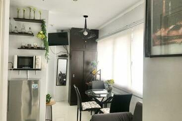 Жильё для туристов Cozy And Full Service Condo At The Heart Of Bacolod