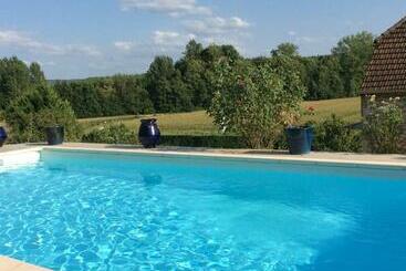 شقق خاصة سياحية Gite Des Teilles