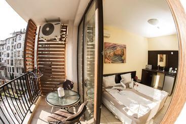 Gallery Suites