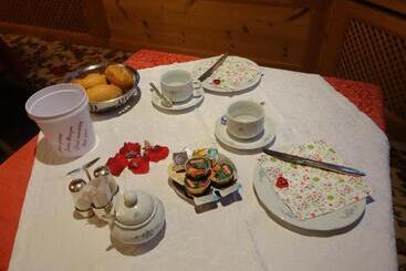 تختخواب و صبحانه Garni Crepaz