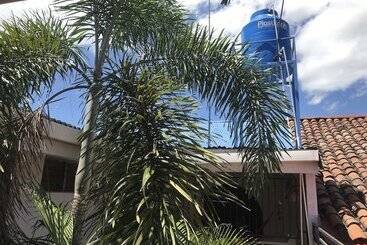 هتل El Callejon Guest House