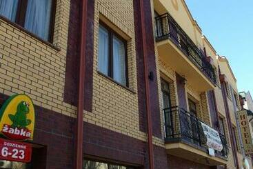 호텔 Villa Eden Noclegi Restauracja Spa