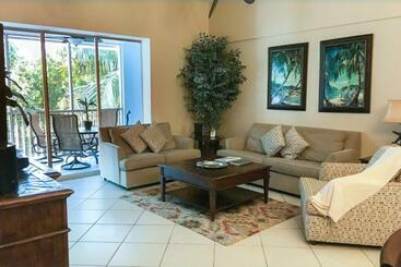 ホテル Emerald Palm