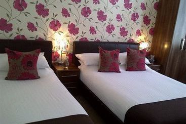 تختخواب و صبحانه Senlac Guesthouse