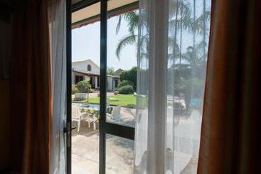 تختخواب و صبحانه Villa Nika
