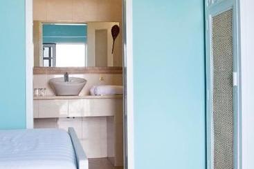 هتل The Beach House