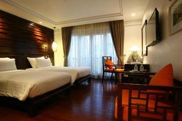 Hotel The Palmy  & Spa