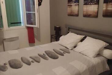 ベッドアンドブレックファースト Chambre Chez L Habitant