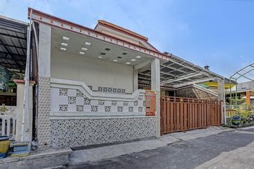 ホテル Oyo 91848 Kost Assalaam Syariah