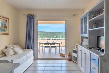هتل آپارتمان Residence A Golfo Di Marinella A 450 Mt Dal Mare