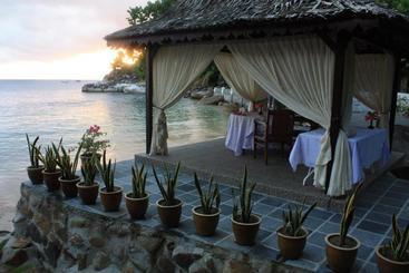 هتل Minang Cove Resort