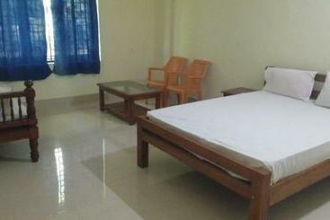 هتل Alps Residency