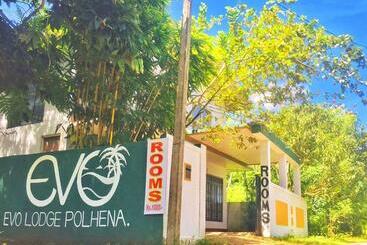 פנסיון Evo Lodge Polhena