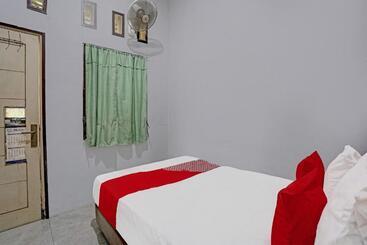 هتل Oyo 91795 Kos Jeehel Syariah