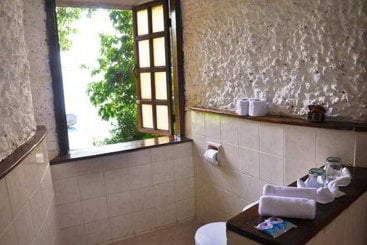 Hotel Balinghai Beach Resort