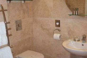 هتل The Manor Cullingworth Guest House