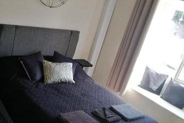 هتل Station Guest House