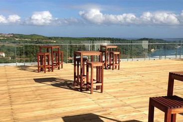 Tanawin Resort And Luxury Apartments