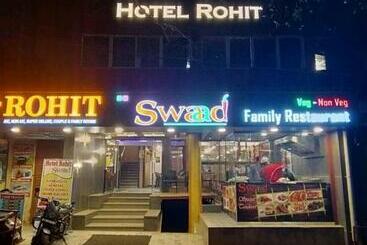 هتل Rohit & Swaad Resto