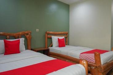 هتل 900 Inn