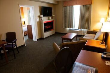 בית מלון כפרי Best Western Plus Service Inn & Suites