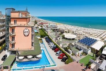 هتل B&b Negresco