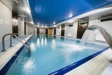 Novy Bereg Hotel Yacht Club