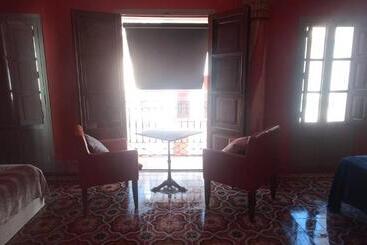 تختخواب و صبحانه Casa Artistica 2