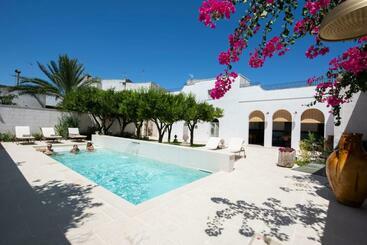 مبيت وإفطار Palazzo Angelica   Luxury Retreat Otranto