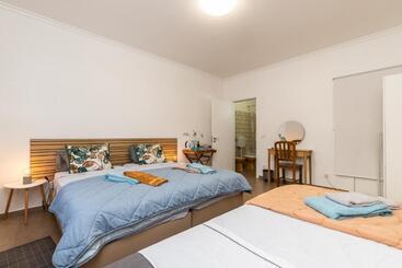 پانسیون Porta Nova Guesthouse By R Tex