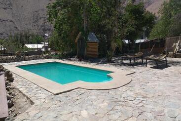 הוסטל Cabaña Hostal Ema